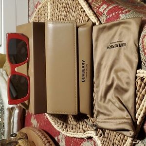 NWTO Burberry Sunglasses